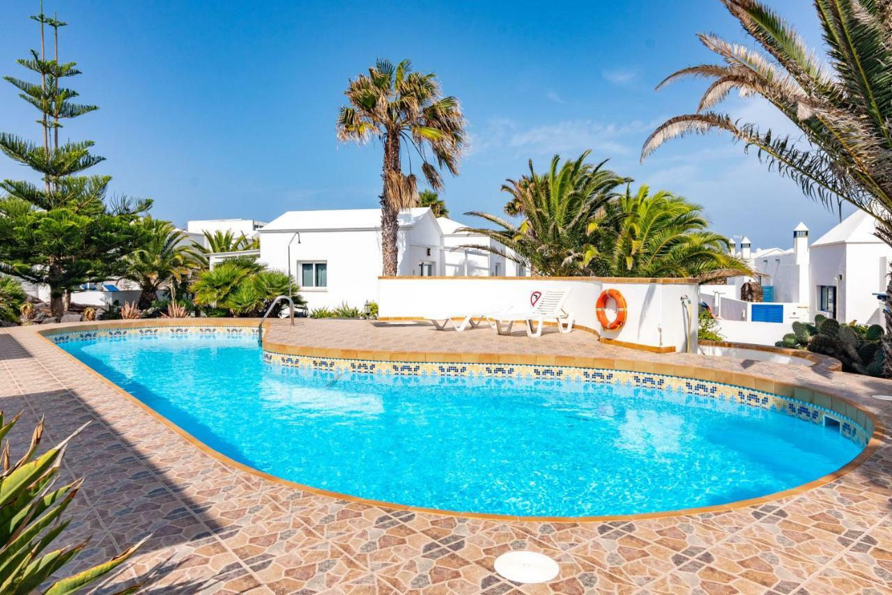 Charco Del Palo Bungalows Exterior photo